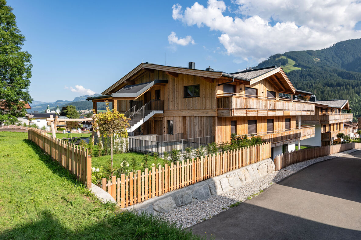 Apartments with garden or balcony