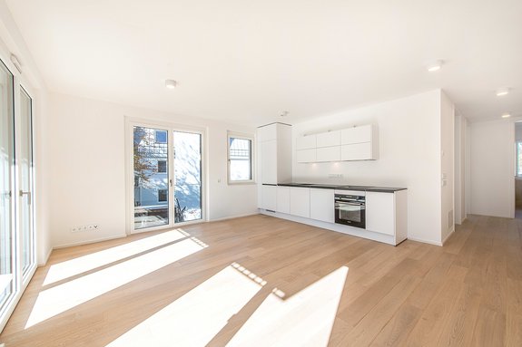 Living/dining area on the 1st floor