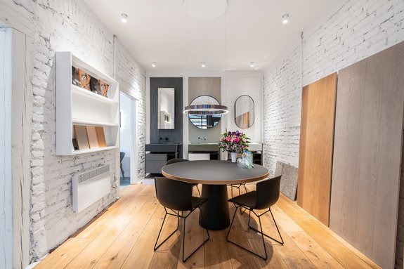 Sampling in the showroom