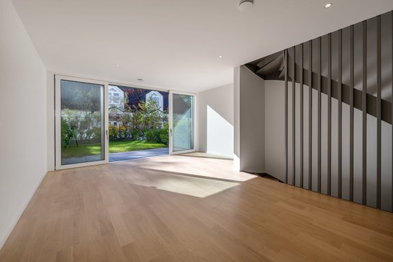 Spacious living/dining area