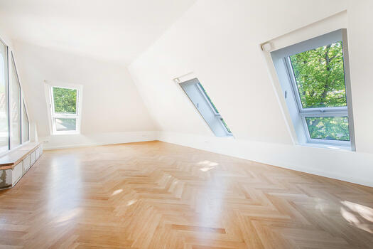 Light-flooded attic room