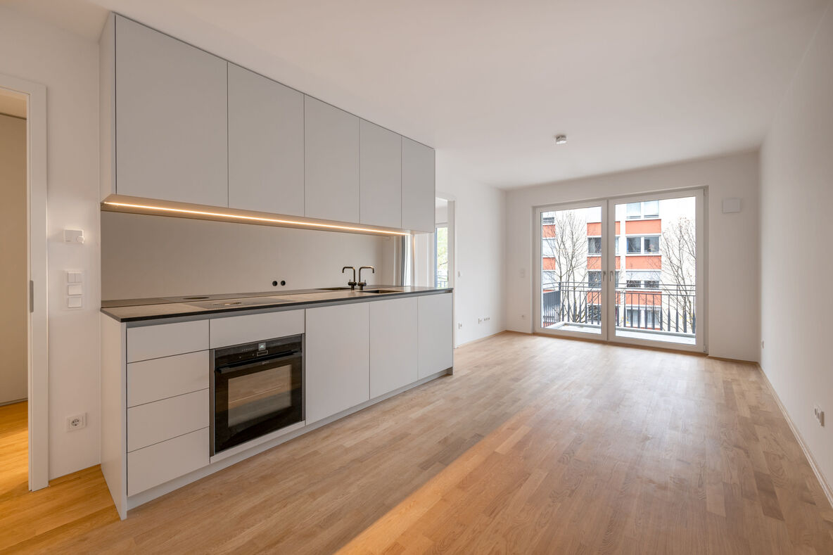 Light-filled living/dining area