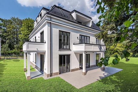 Representative villas and apartments on the banks of the Isar River