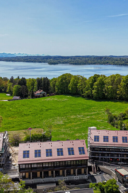 Immediate proximity to the lake