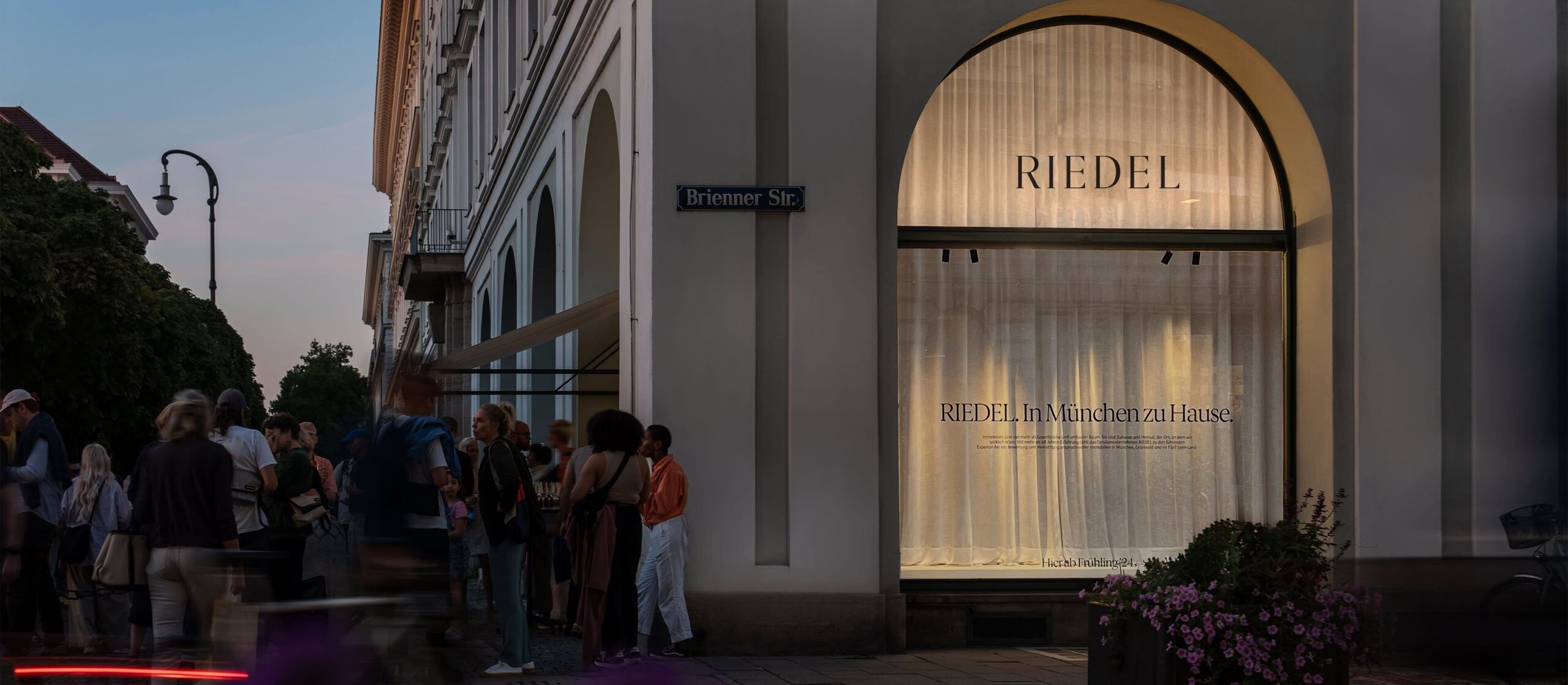 Exterior shot of the RIEDEL showroom at Wittelsbacherplatz