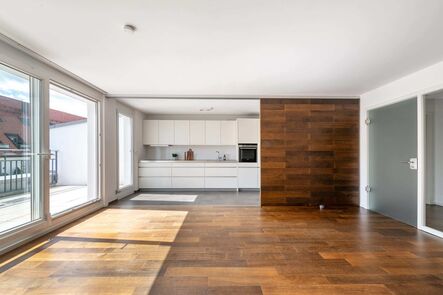Home Staging München Vorher-Nachher — RIEDEL-Projekt: Wohn-Ess-Bereich vor der Inszenierung
