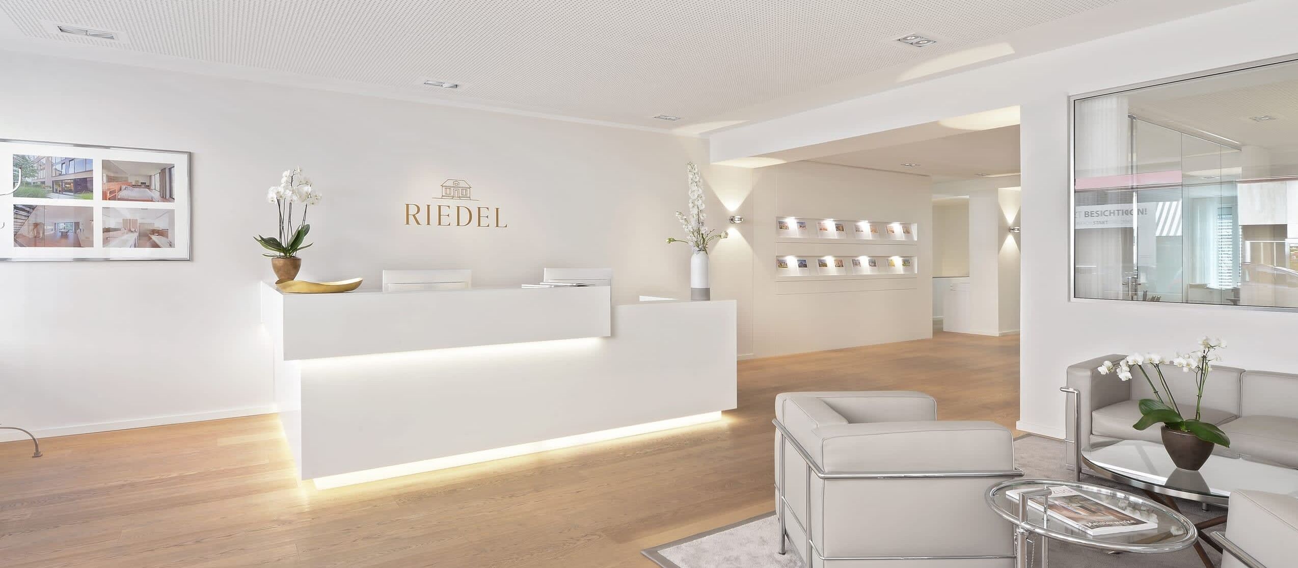 Immobilienmakler in Schwabing — RIEDEL Büro vor Ort