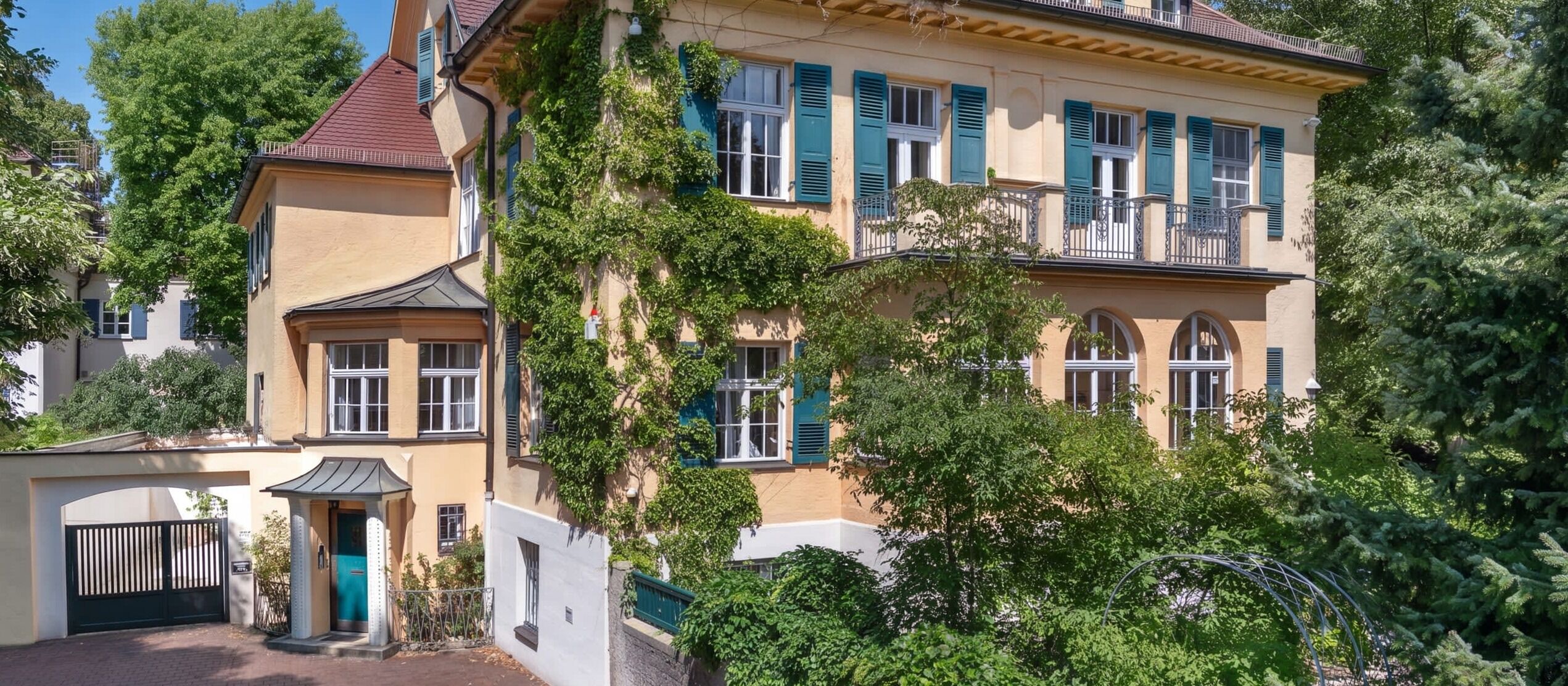 Villa kaufen in Bogenhausen — RIEDEL Immobilien
